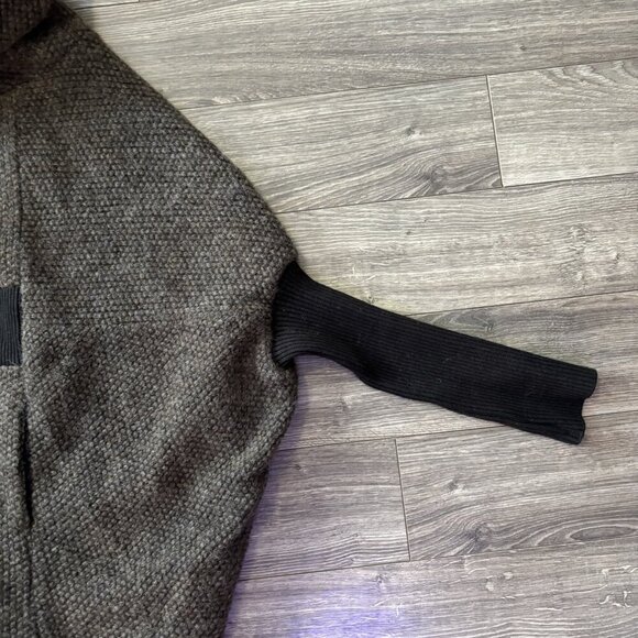 Melow By Melissa Bolduc Petrouchka Poncho Womens S/M Virgin Wool Pull Designer - Picture 5 of 15